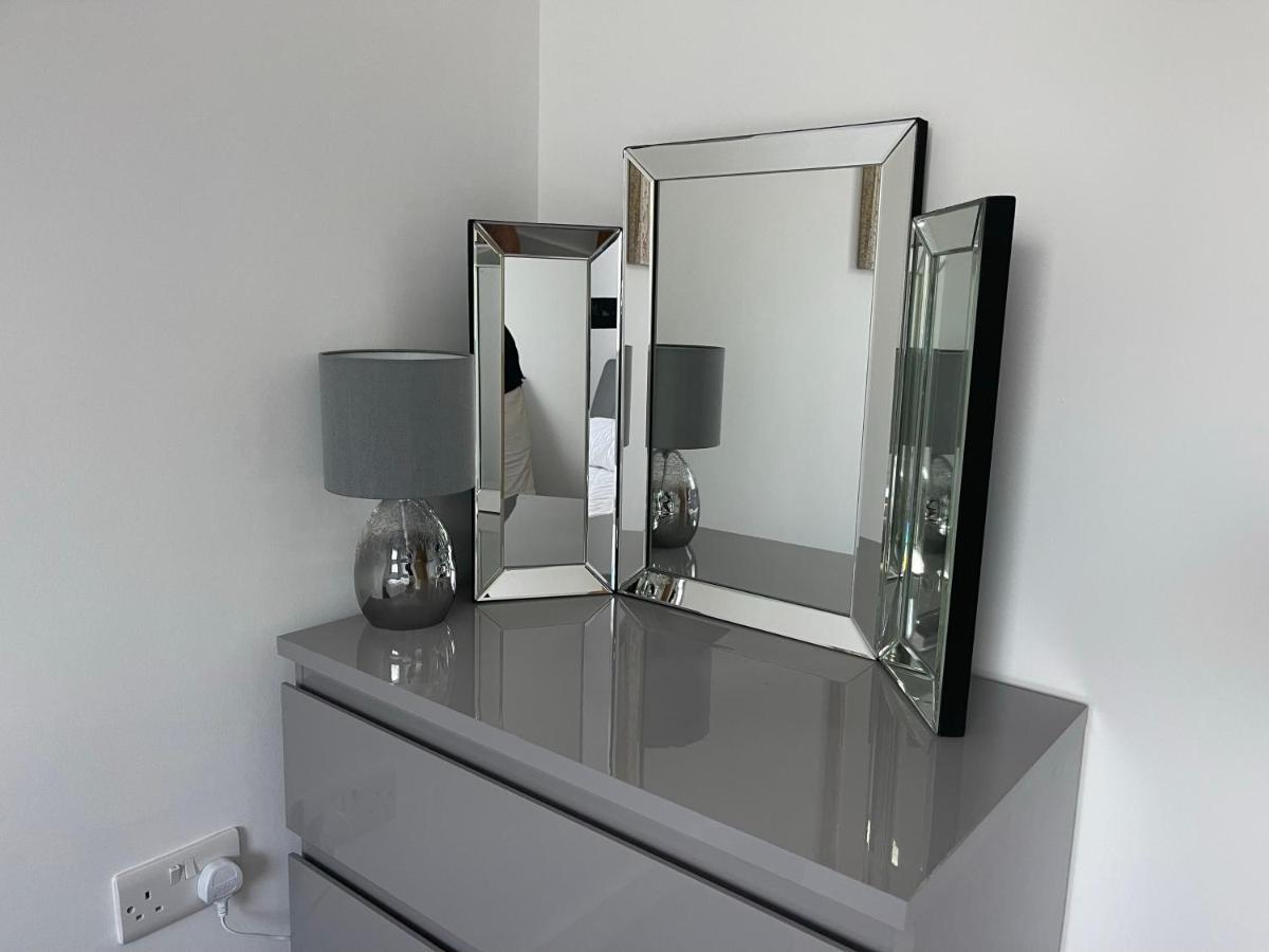 Moda Wigan - Stylish 2 Bed Apartment Central Wigan Luaran gambar